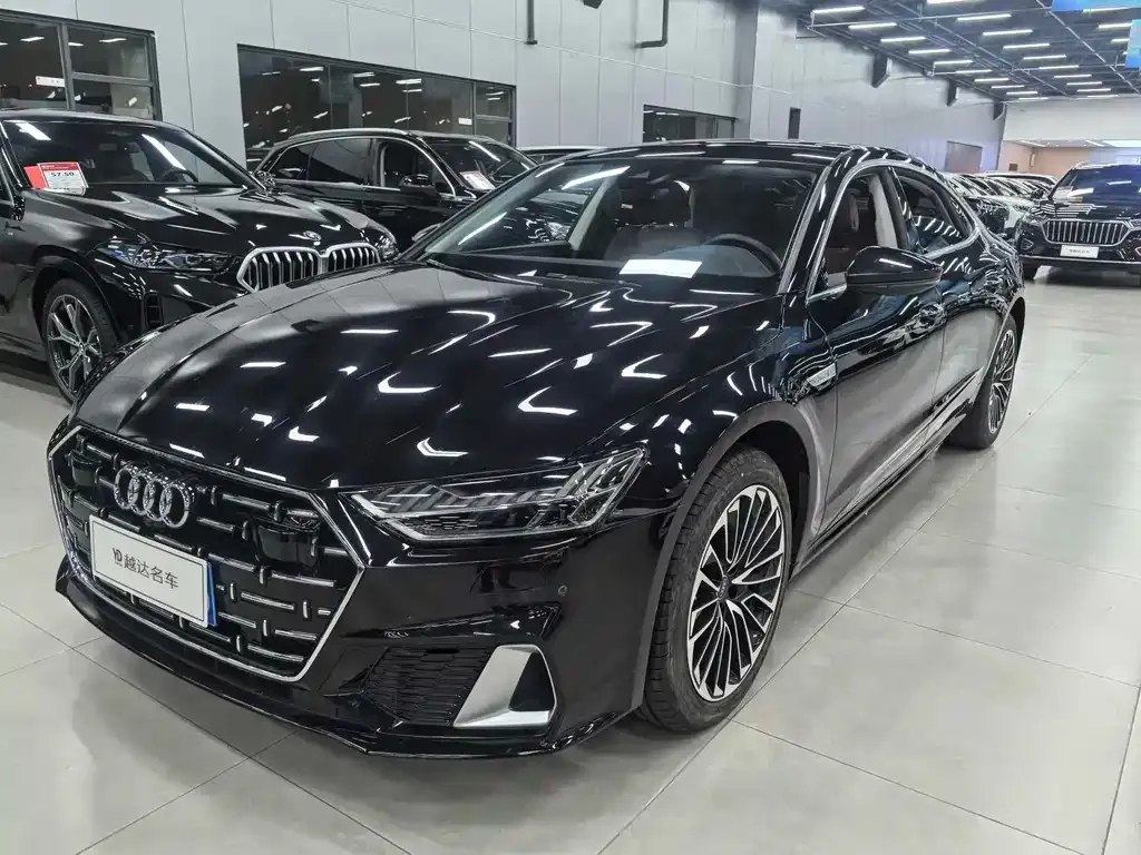 Audi A7L — фото 1