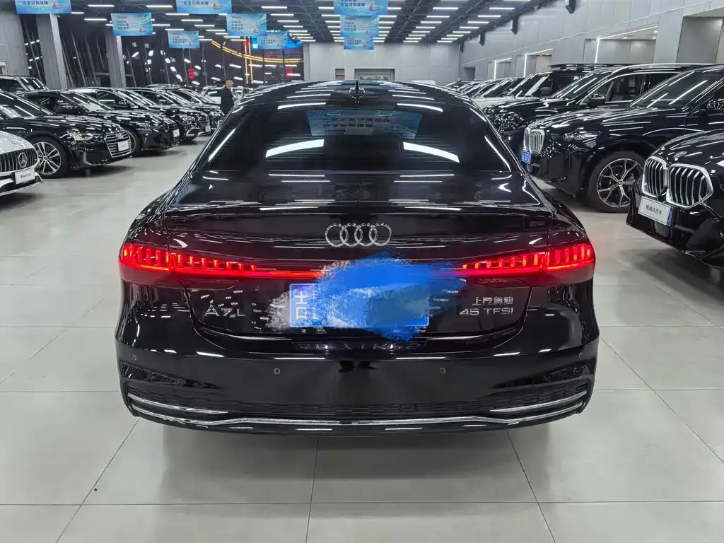 Audi A7L — фото 8