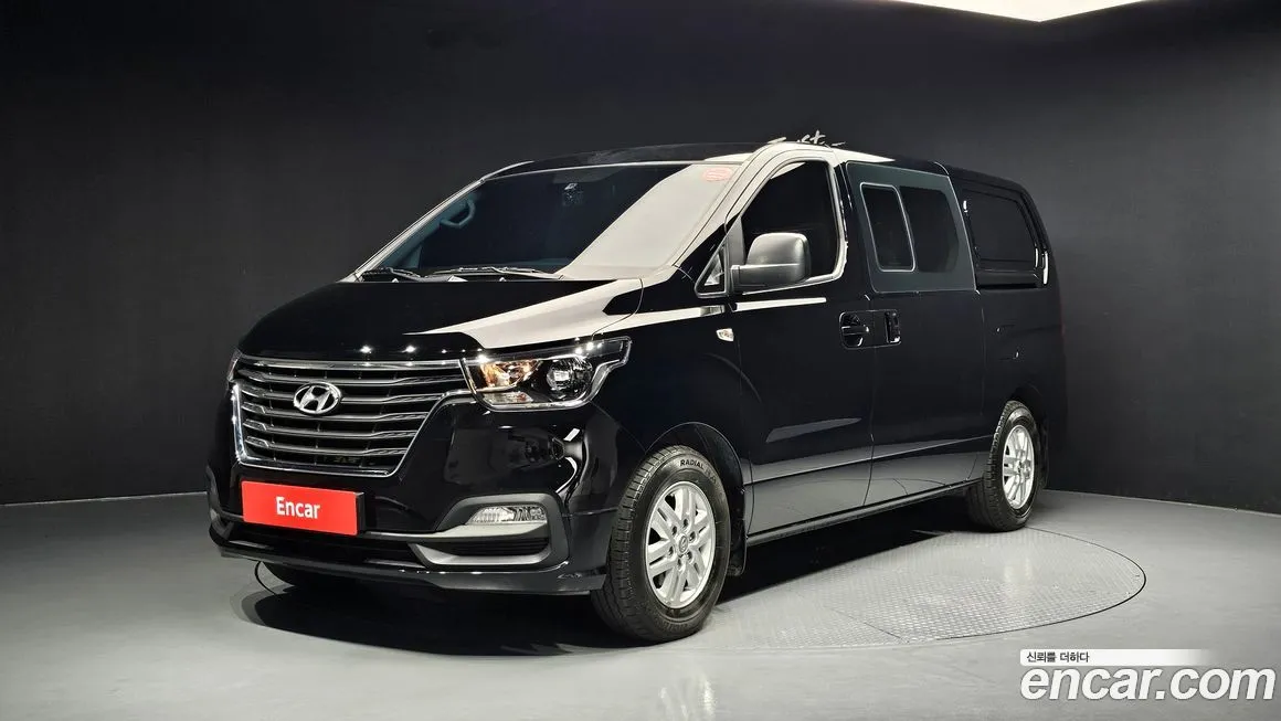 Hyundai Starex — фото 1