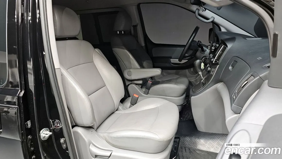 Hyundai Starex — фото 10