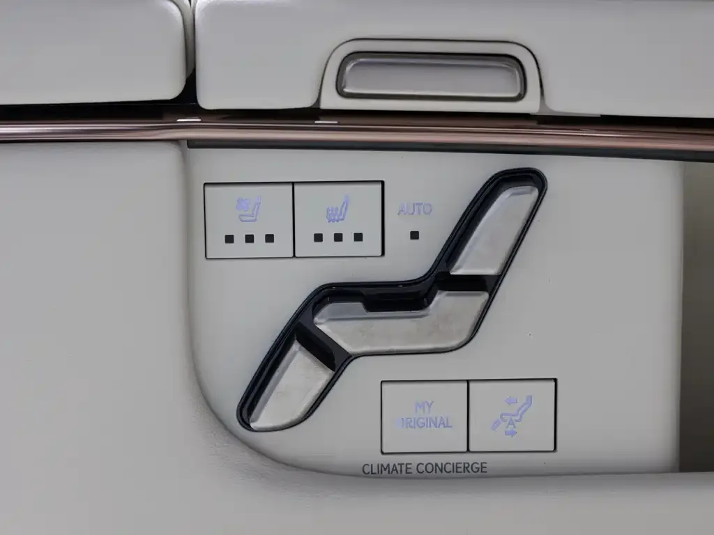 Lexus LM 2025 из CN, фото 9