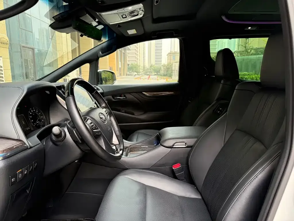 Toyota Alphard 2023 из CN, фото 10
