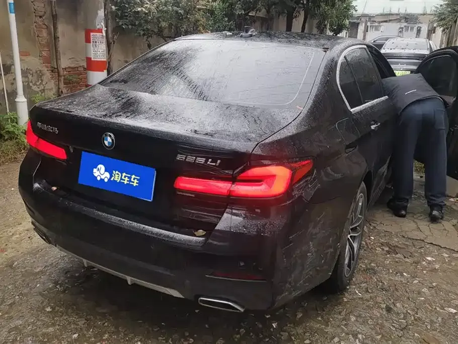 BMW 5 Series 2023 из CN, фото 3