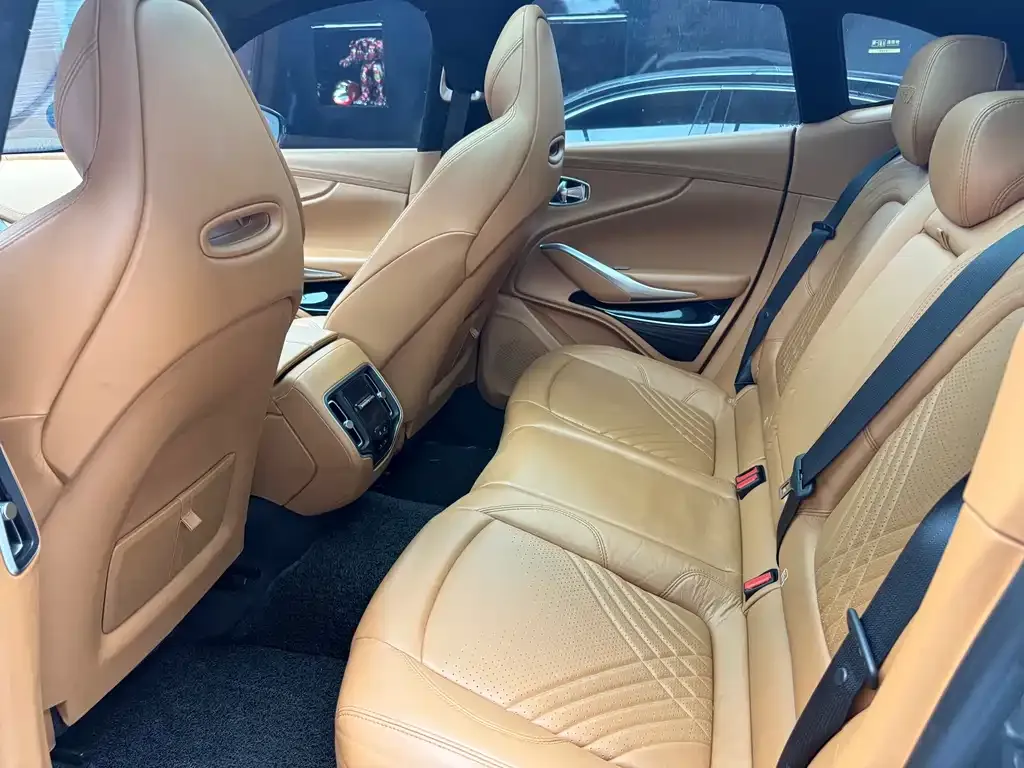 Aston Martin DBX 2022 из CN, фото 9