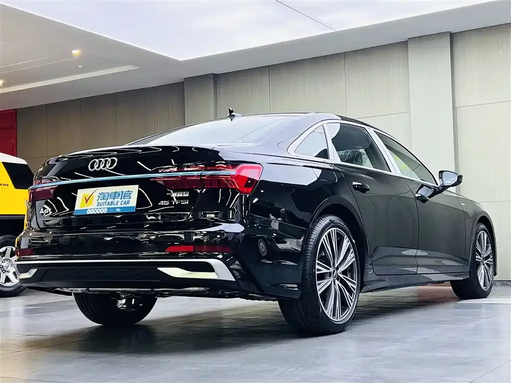 Audi A6L 2025 из CN, фото 4