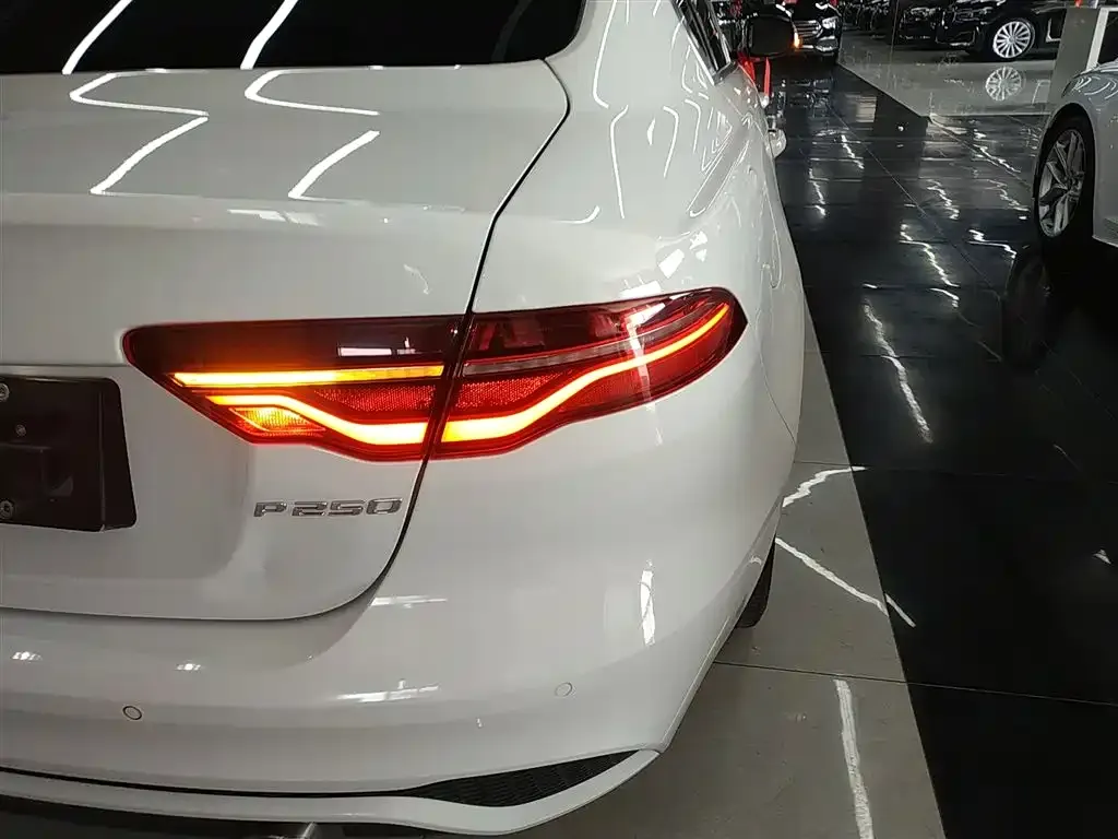 Jaguar XEL 2023 из CN, фото 8