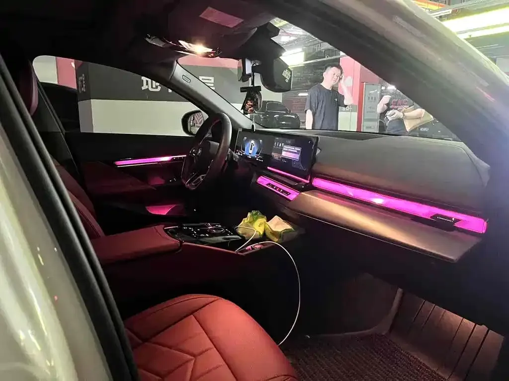 BMW 5 Series 2025 из CN, фото 7