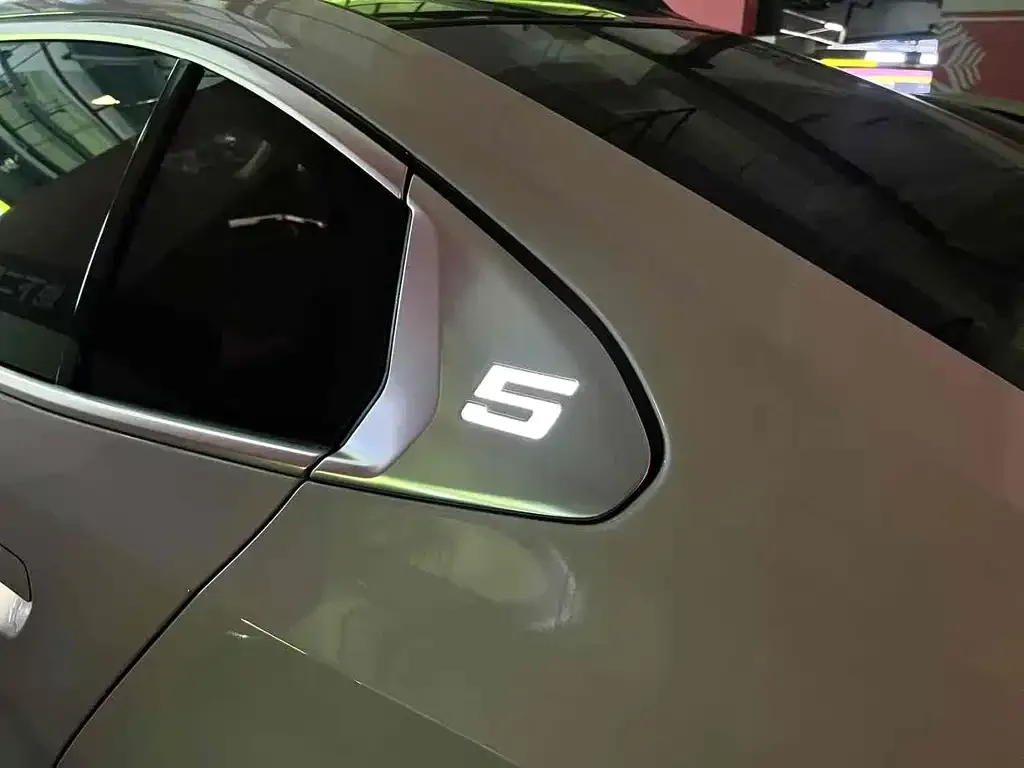 BMW 5 Series 2025 из CN, фото 9