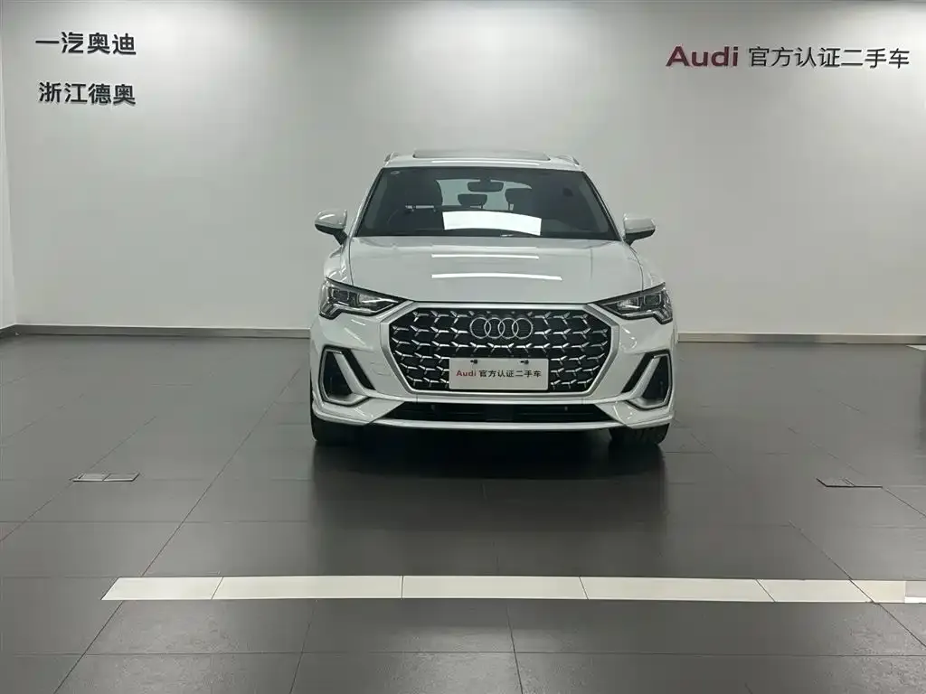 Audi Q3 2024 из CN, фото 2