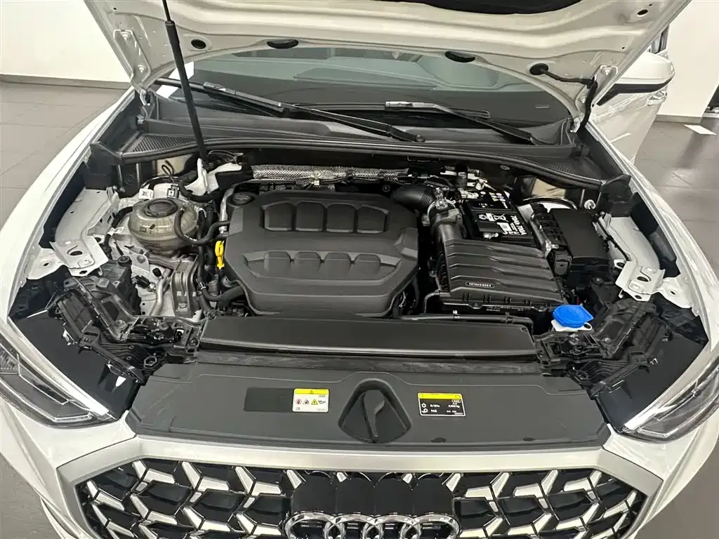 Audi Q3 2024 из CN, фото 8