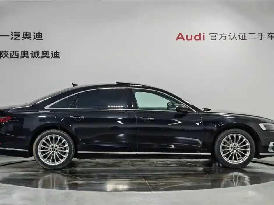 Audi A8 2022 из CN, фото 3