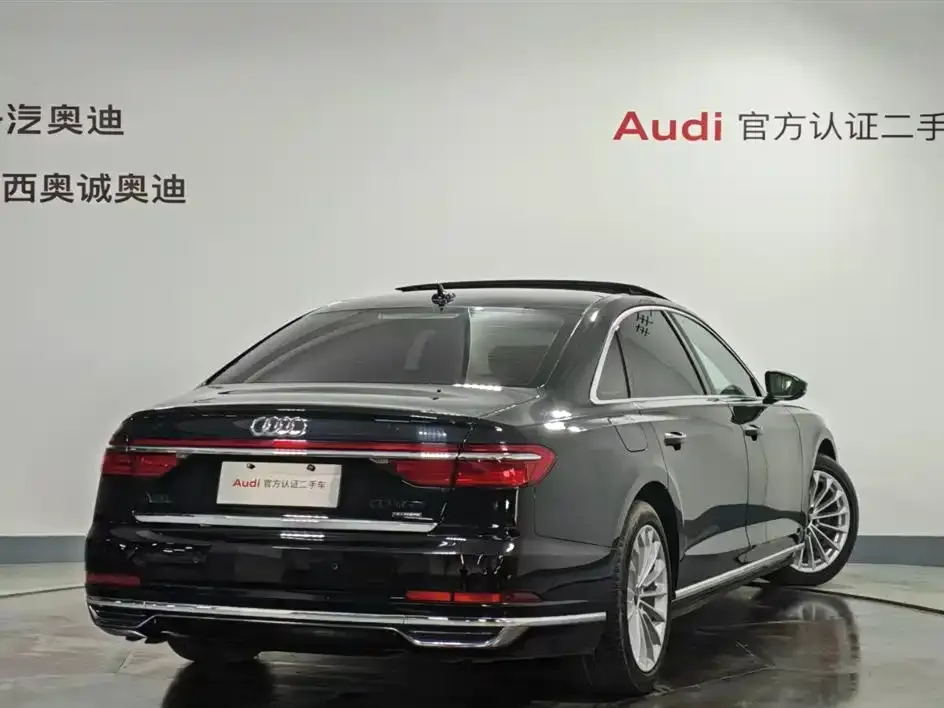 Audi A8 2022 из CN, фото 4