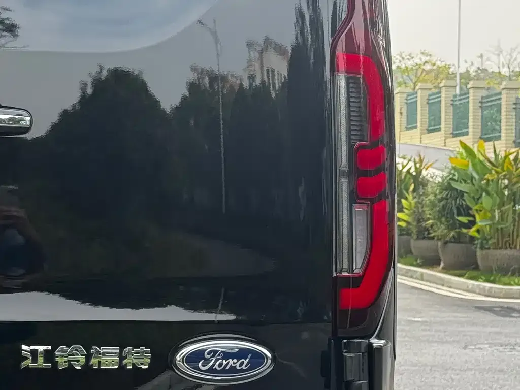 Ford Transit 2023 из CN, фото 5
