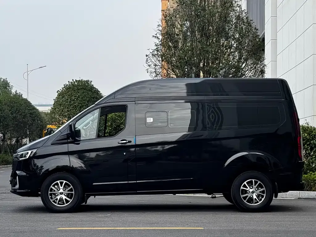 Ford Transit 2023 из CN, фото 6