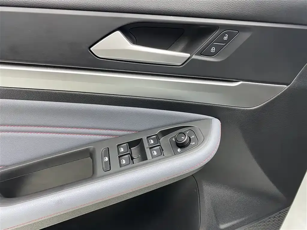 Volkswagen Lamando 2024 из CN, фото 7