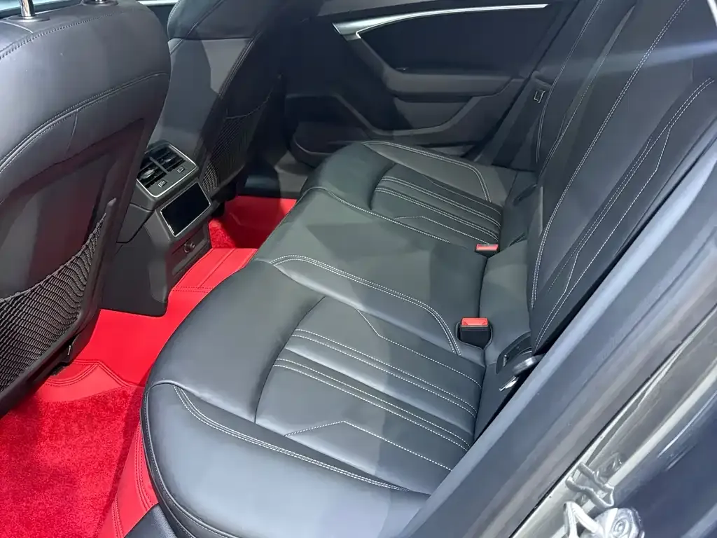 Audi A7 2024 из CN, фото 9