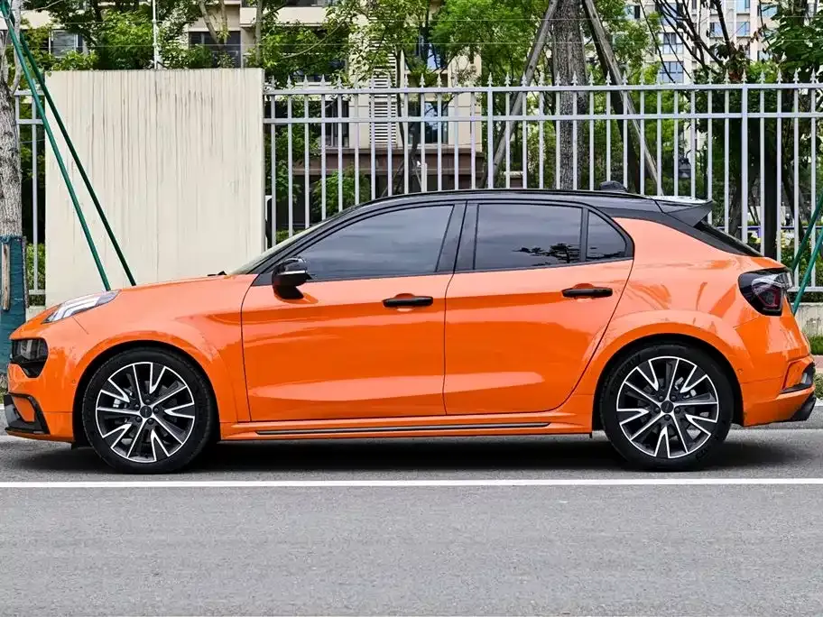 Lynk & Co 02 Hatchback — фото 3