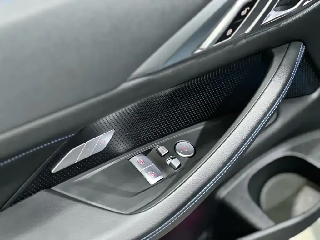 BMW 4 Series 2021 из CN, фото 9