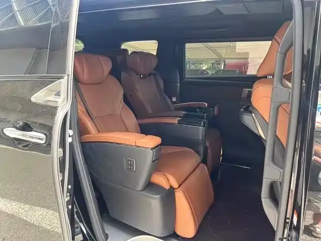 Toyota Alphard 2024 из CN, фото 8