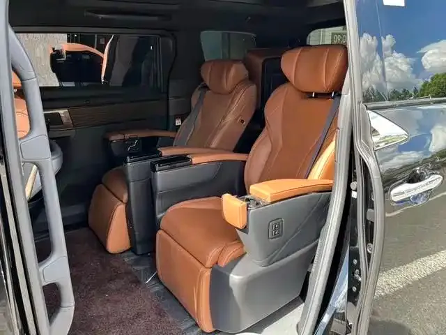 Toyota Alphard 2024 из CN, фото 9