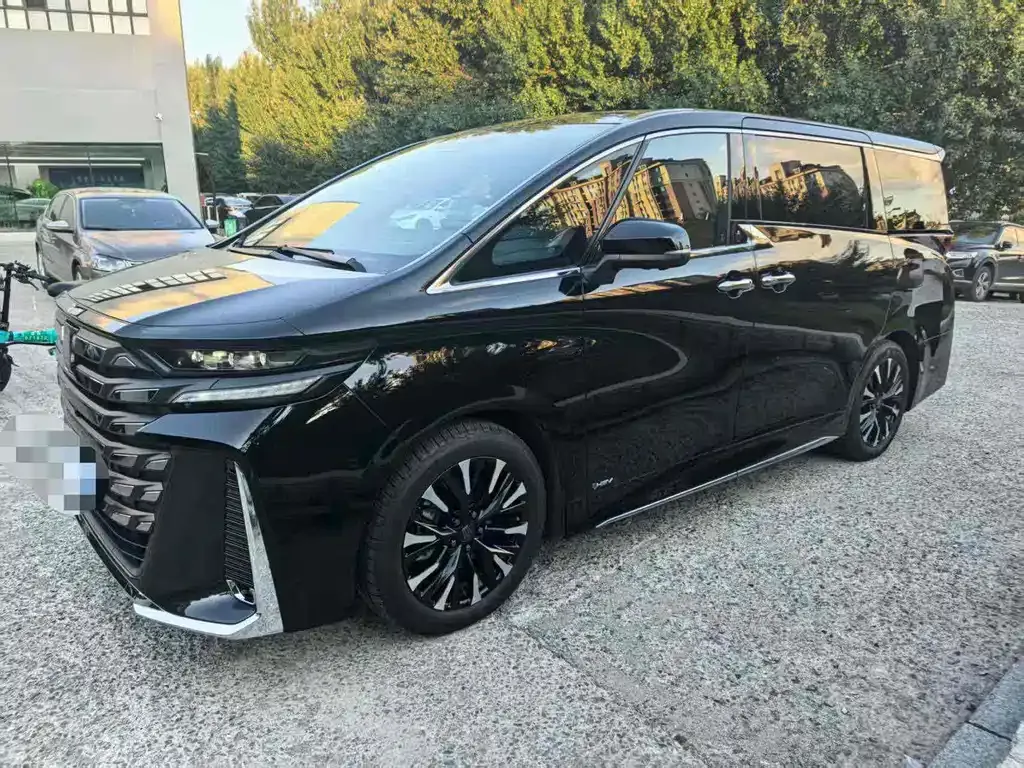 Toyota Vellfire 2023 из CN, фото 1