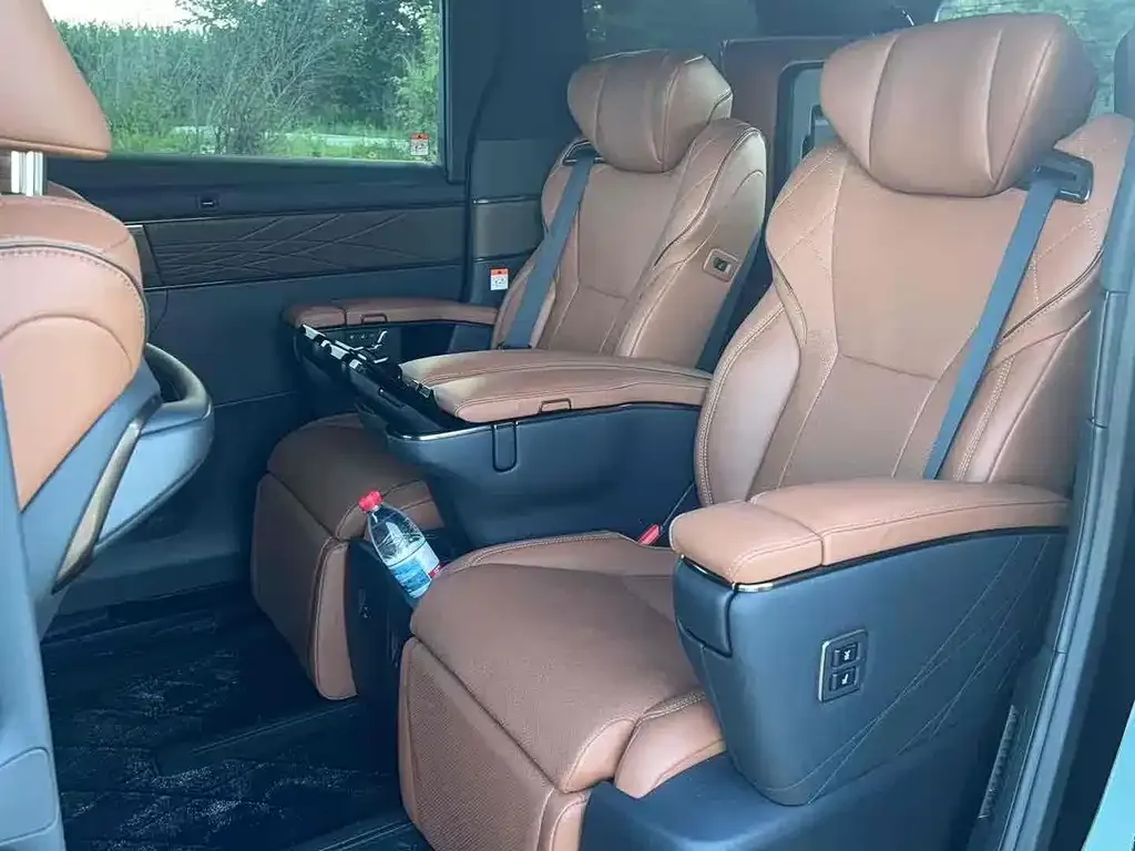 Toyota Vellfire 2023 из CN, фото 6