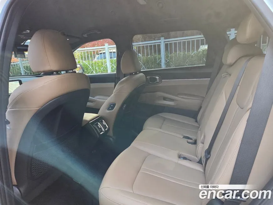 Kia Sorento — фото 8