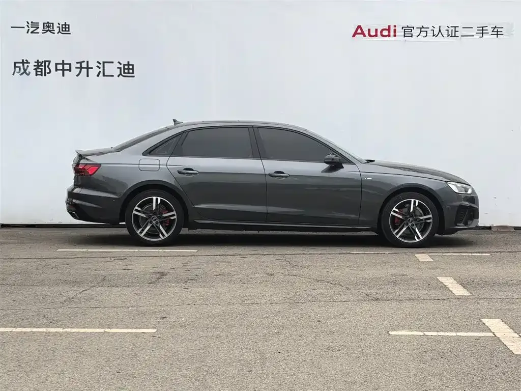 Audi A4L 2023 из CN, фото 4