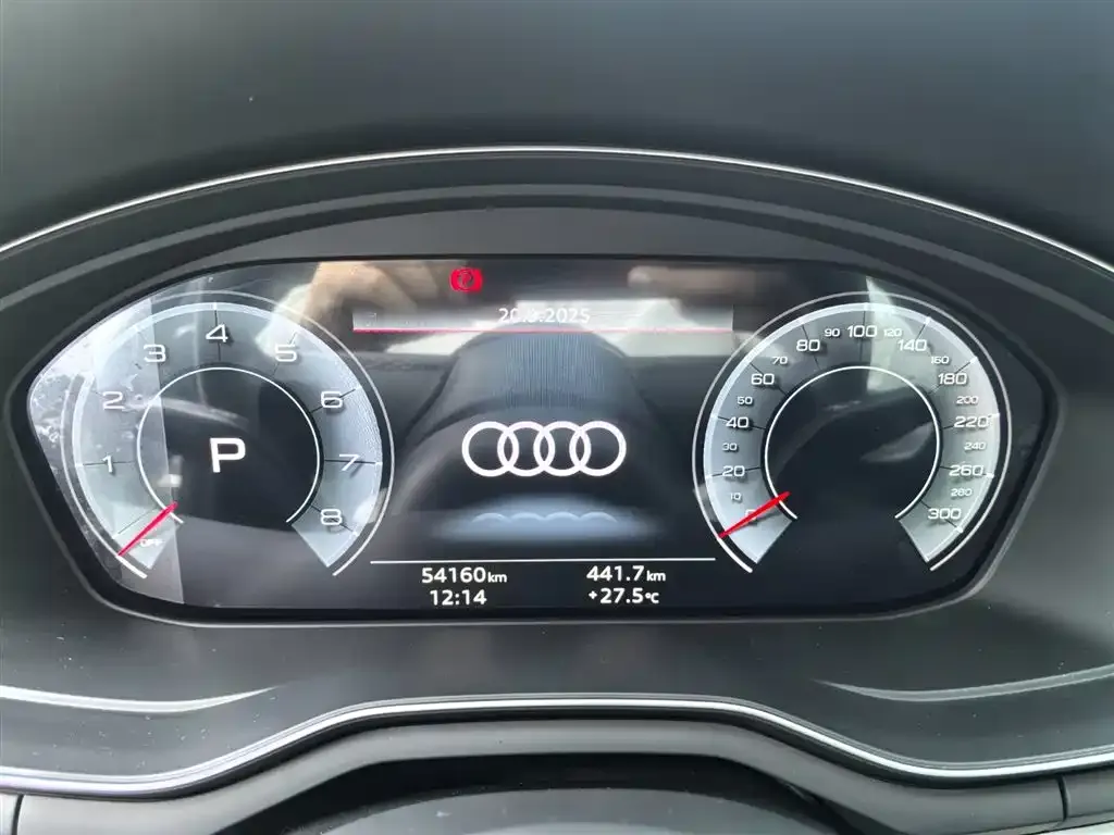 Audi A4L 2023 из CN, фото 8