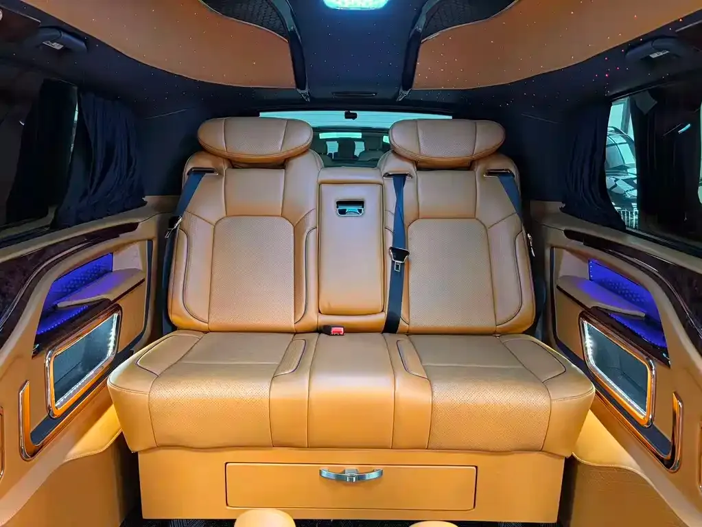 Mercedes-Benz V-Class 2024 из CN, фото 10