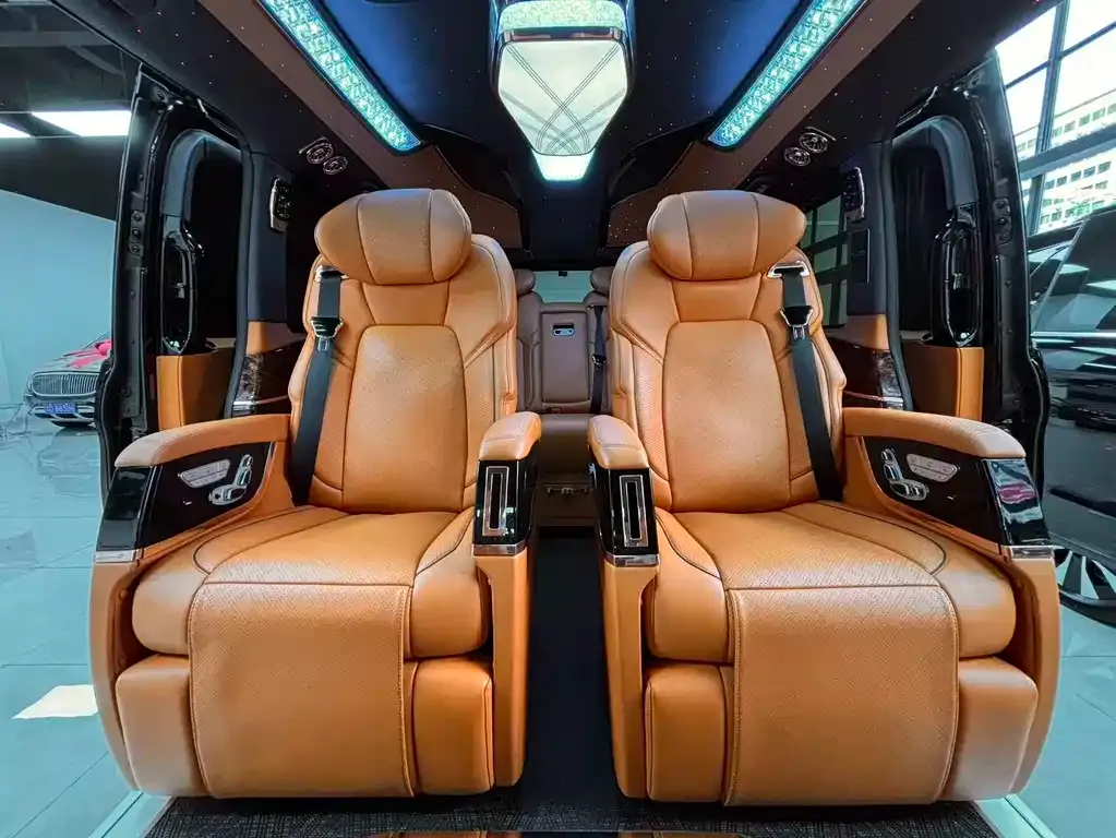 Mercedes-Benz V-Class 2024 из CN, фото 8