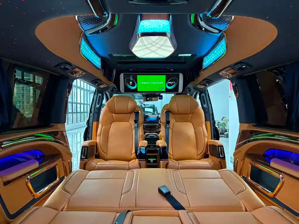 Mercedes-Benz V-Class 2024 из CN, фото 9