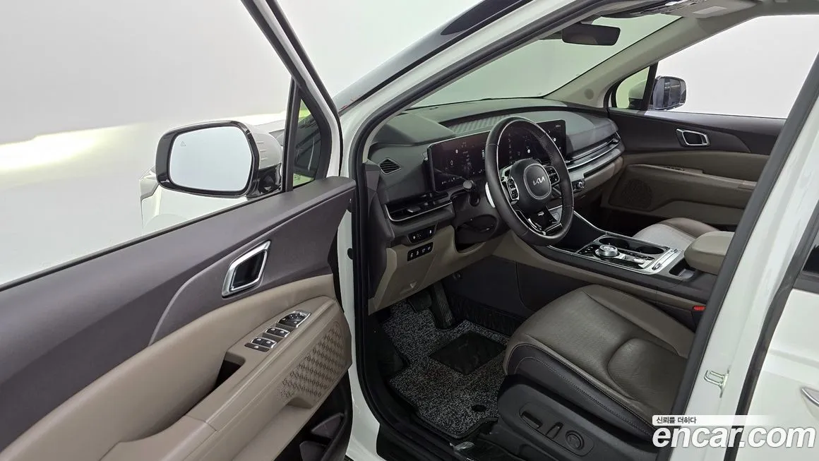 Kia Carnival — фото 10