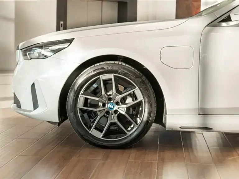 BMW i5 2024 из CN, фото 4