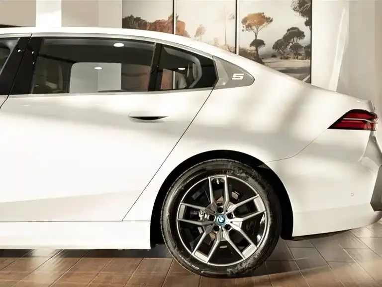 BMW i5 2024 из CN, фото 5