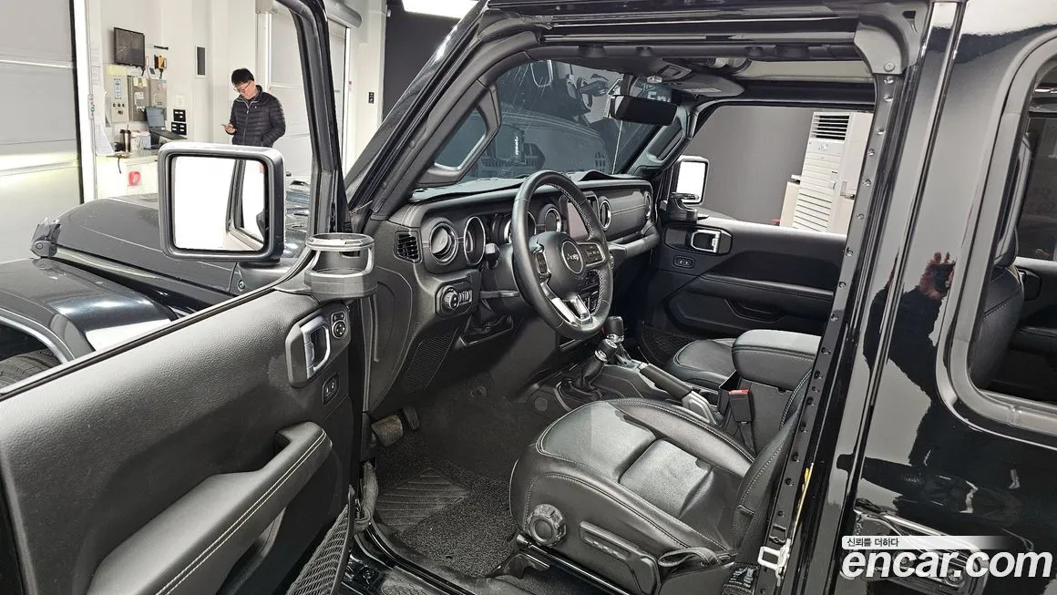 Jeep Wrangler 2022 из KR, фото 10