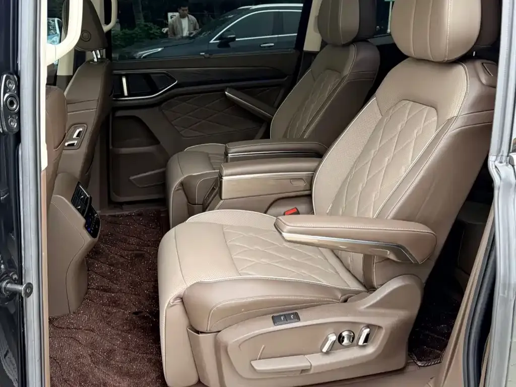 Volkswagen Viloran 2023 из CN, фото 8