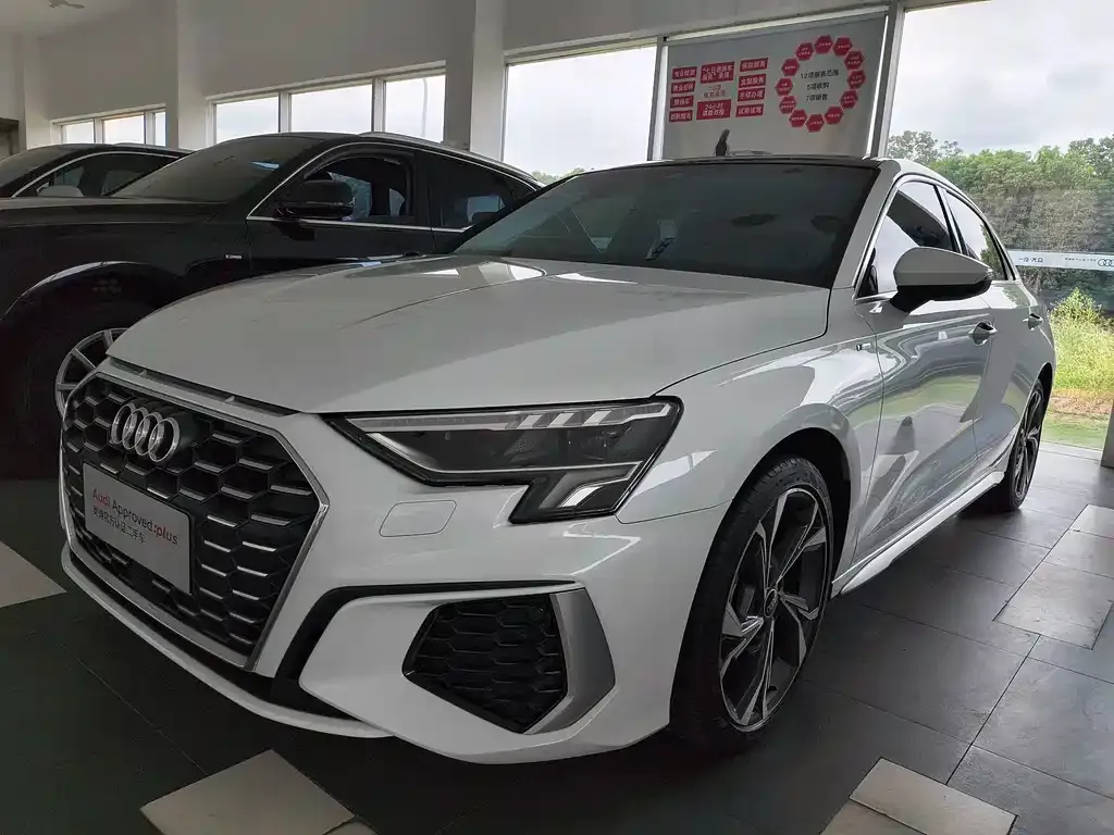 Audi A3 2024 из CN, фото 1