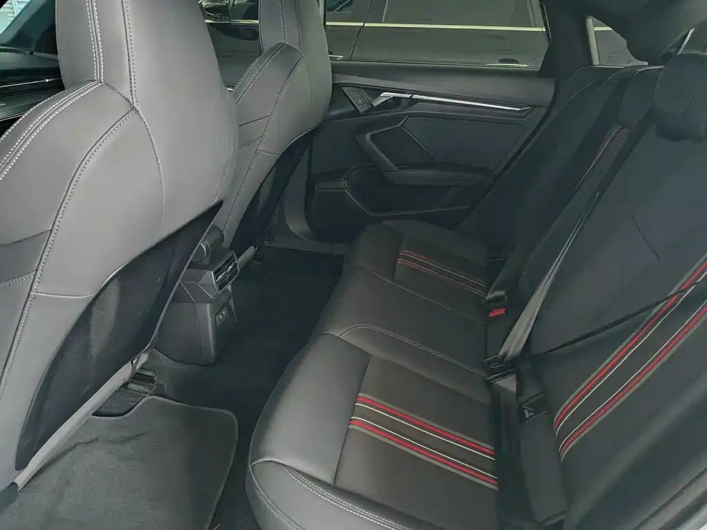 Audi A3 2024 из CN, фото 10
