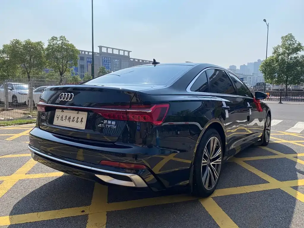 Audi A6L 2024 из CN, фото 8