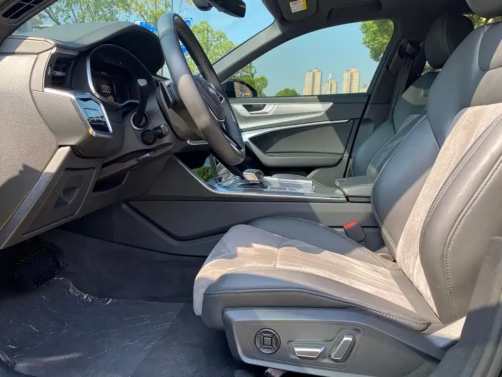 Audi A6L 2024 из CN, фото 9