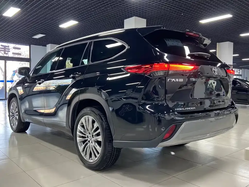 Toyota Highlander — фото 4