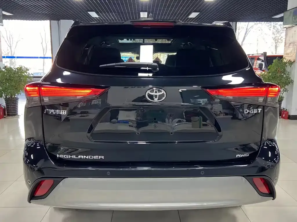 Toyota Highlander — фото 5