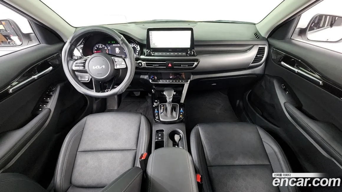 Kia Seltos — фото 7