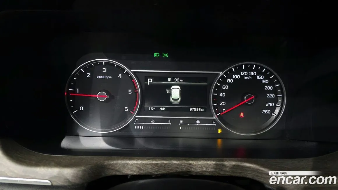 Kia Sorento — фото 8