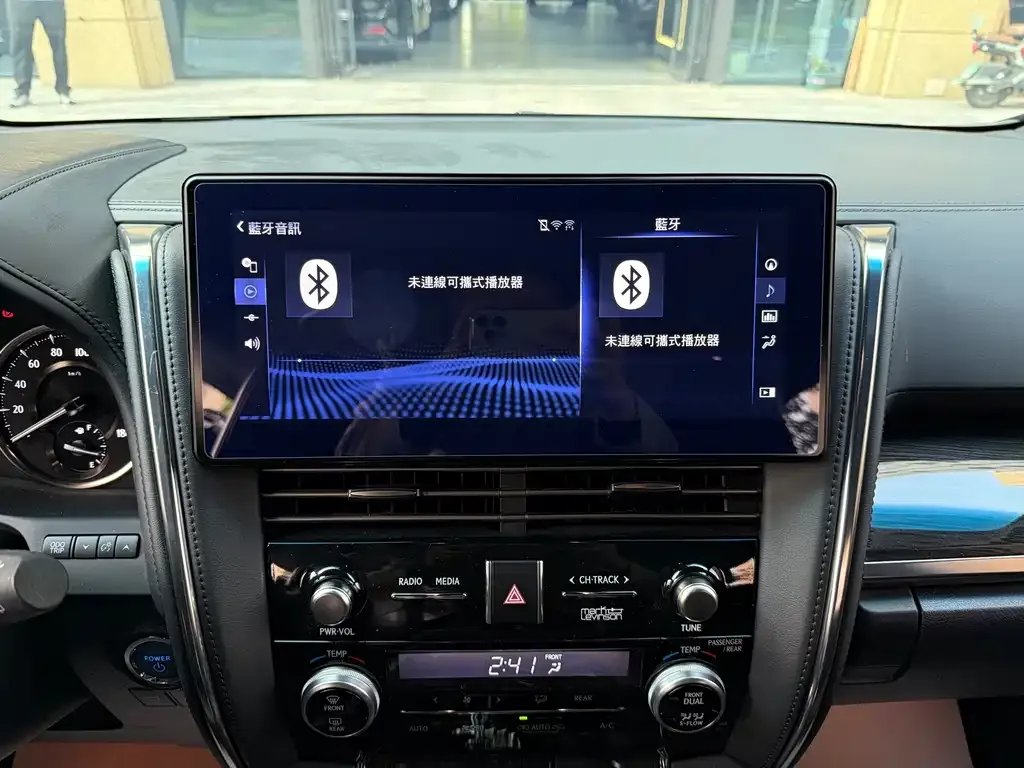 Lexus LM 2024 из CN, фото 9