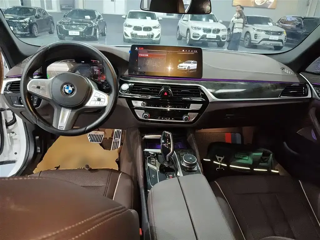 BMW 5 Series — фото 10