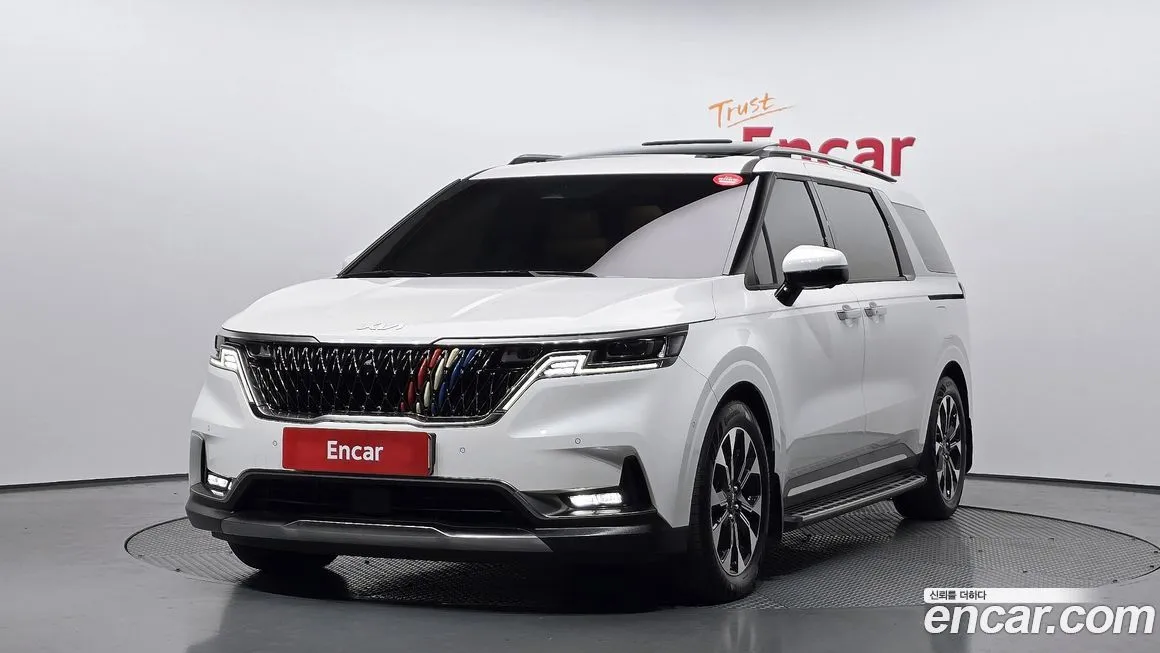 Kia Carnival — фото 1