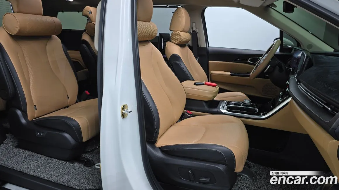 Kia Carnival — фото 10