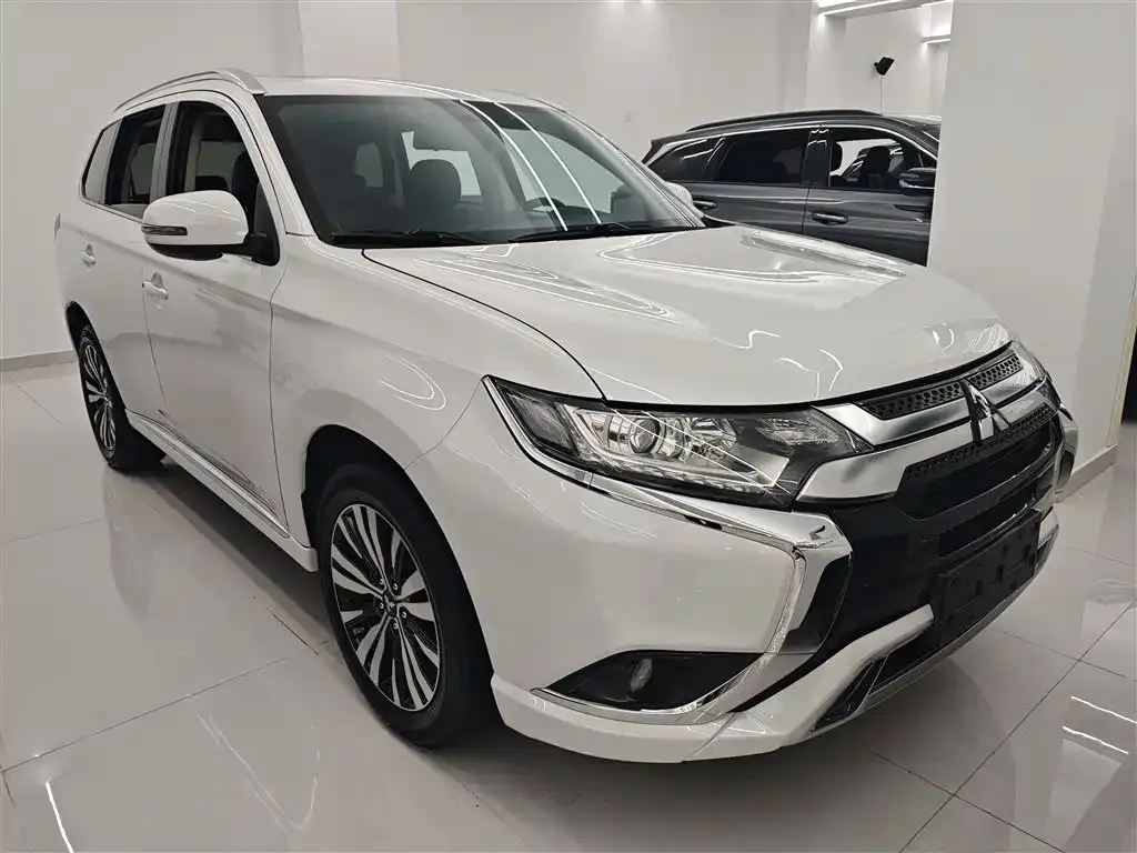 Mitsubishi Outlander 2022 из CN, фото 8